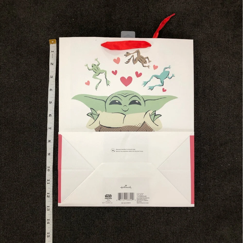 Hallmark Valentine's Day Gift Bag with Baby Yoda Grogu Design